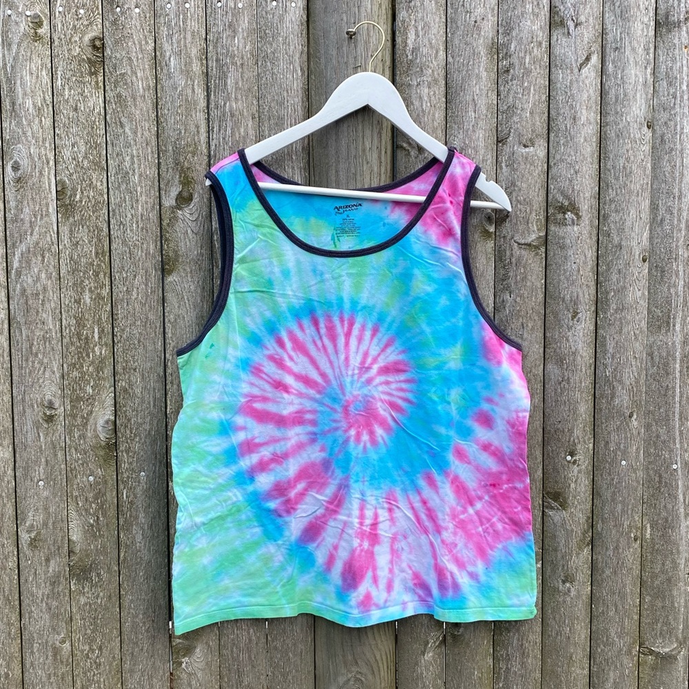 Tye Dyed men’s Tank Top !